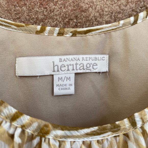 ✨Sold Banana Republic Heritage collection cami top in a brown and yellow/gold - Picture 2 of 4